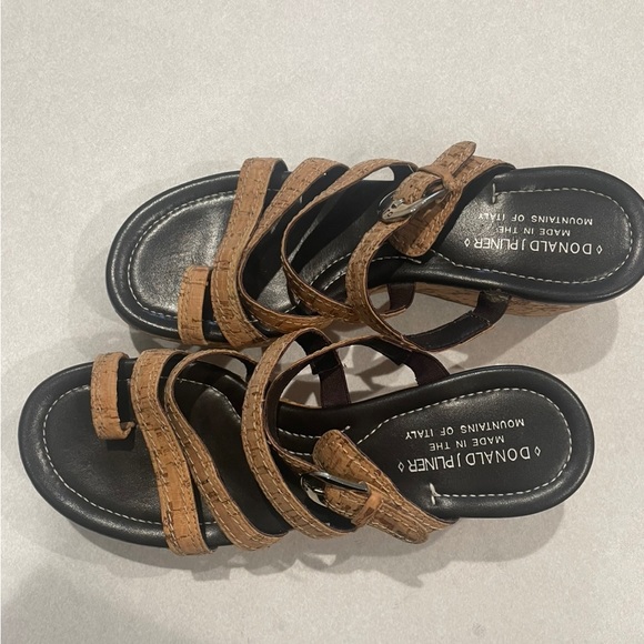 Donald J. Pliner Shakia Women’s Size 8 Strappy Tan Cork Wedge - Picture 7 of 8